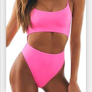 One piece swimsuit / cut out